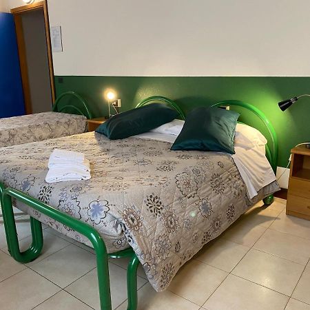 Casa Santa Caterina E Sant Antonio Hotel ปาโดวา ภายนอก รูปภาพ