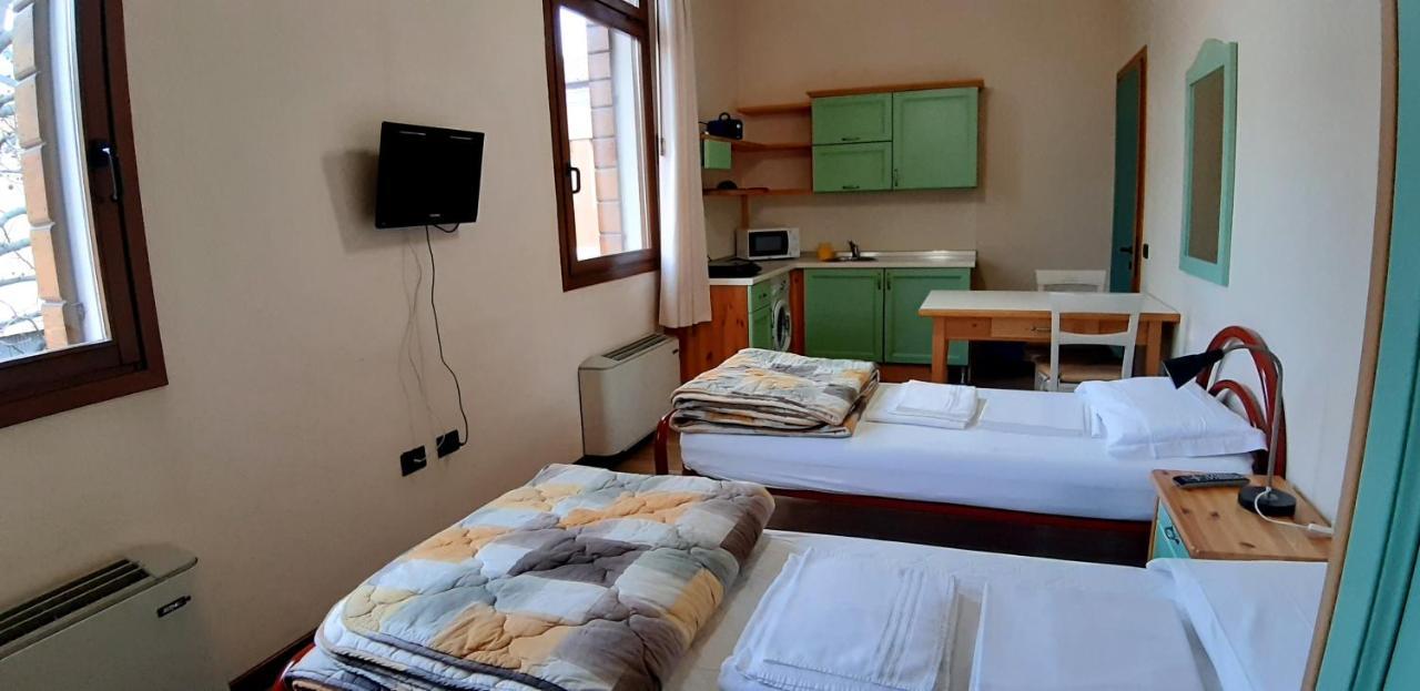 Casa Santa Caterina E Sant Antonio Hotel ปาโดวา ภายนอก รูปภาพ