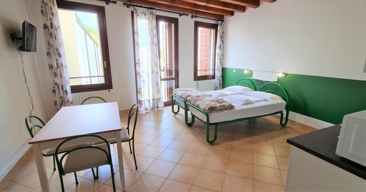 Casa Santa Caterina E Sant Antonio Hotel ปาโดวา ภายนอก รูปภาพ