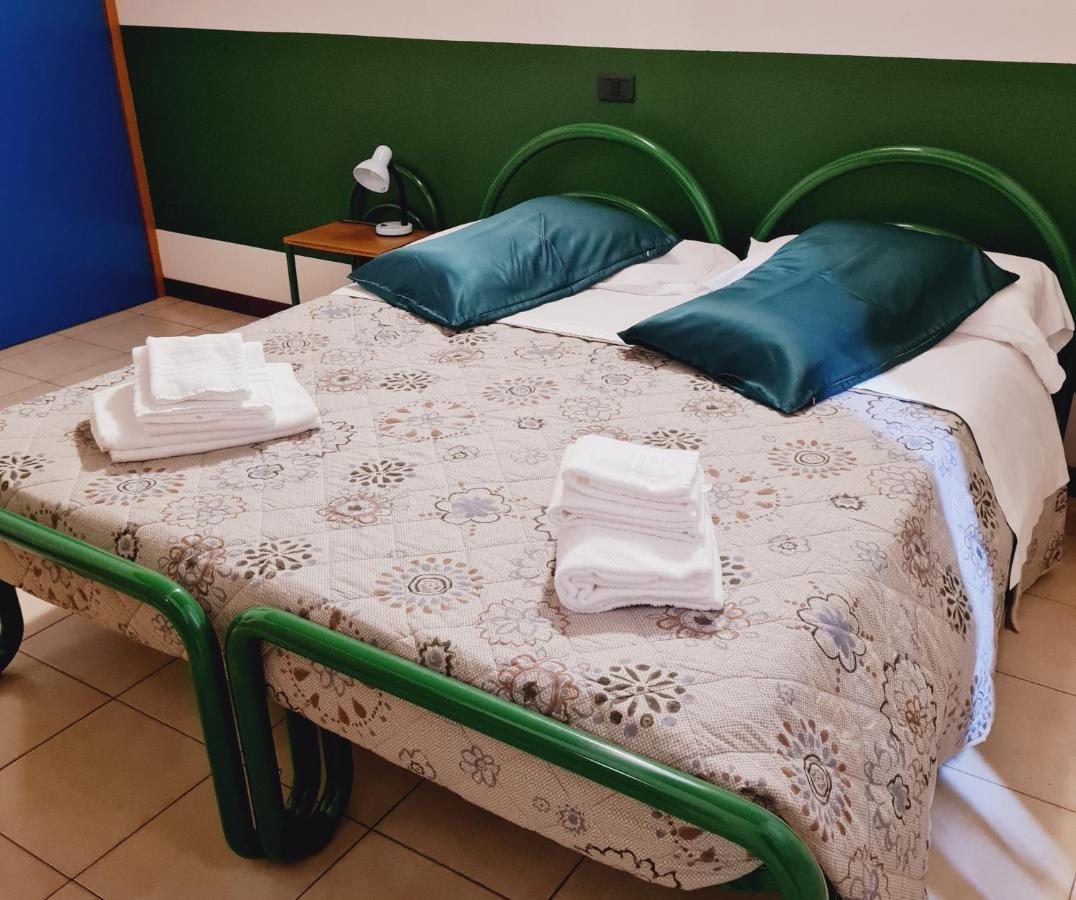 Casa Santa Caterina E Sant Antonio Hotel ปาโดวา ภายนอก รูปภาพ