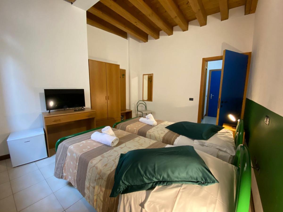 Casa Santa Caterina E Sant Antonio Hotel ปาโดวา ภายนอก รูปภาพ