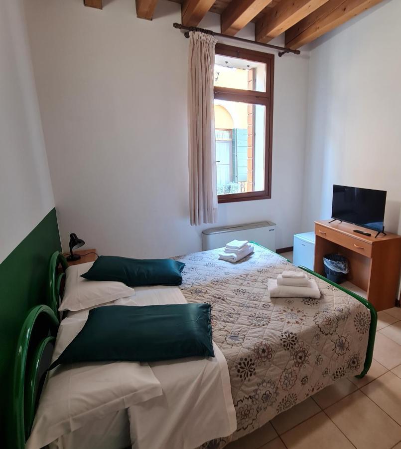 Casa Santa Caterina E Sant Antonio Hotel ปาโดวา ภายนอก รูปภาพ