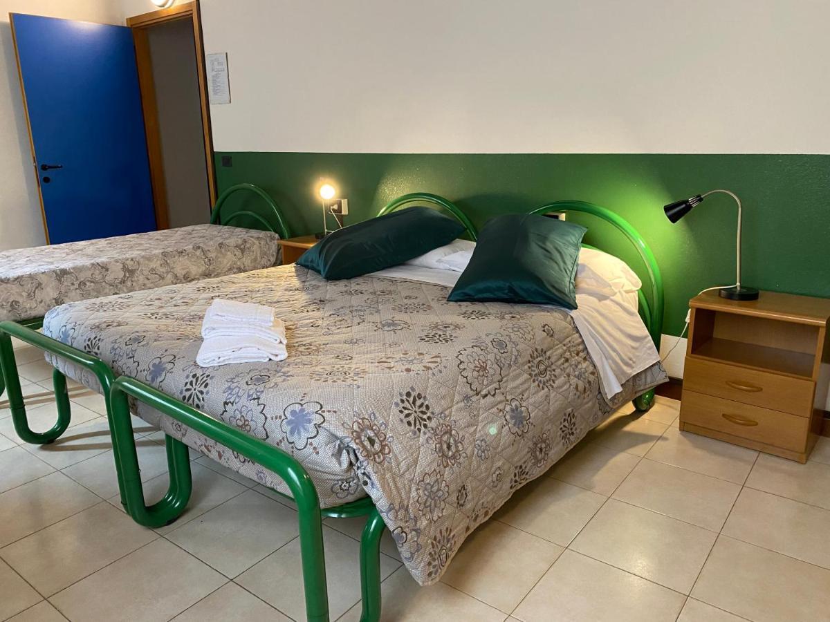 Casa Santa Caterina E Sant Antonio Hotel ปาโดวา ภายนอก รูปภาพ